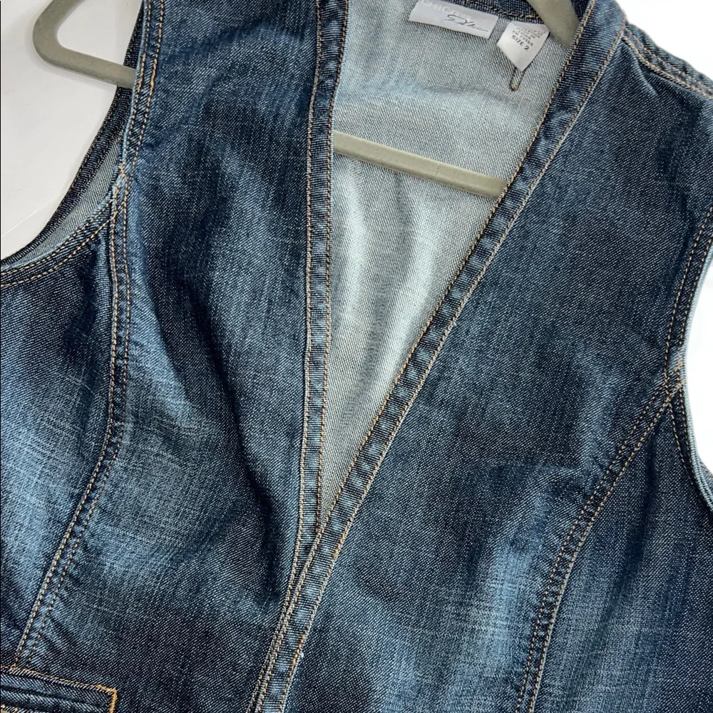 Chico's Platinum Dark Denim Vest size 2 - Picture 5 of 9